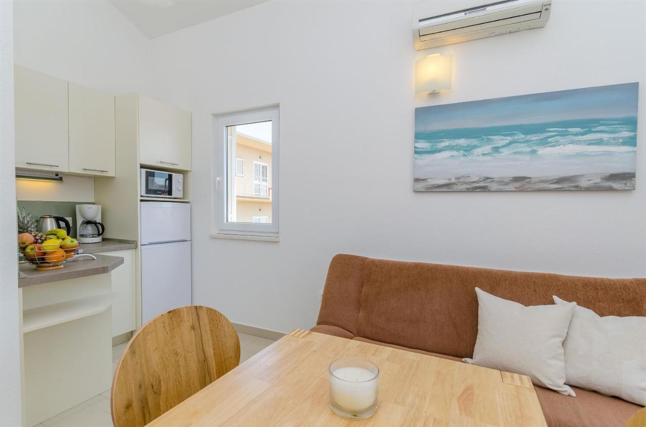 Apartments And Room Maestral Trogir Ngoại thất bức ảnh