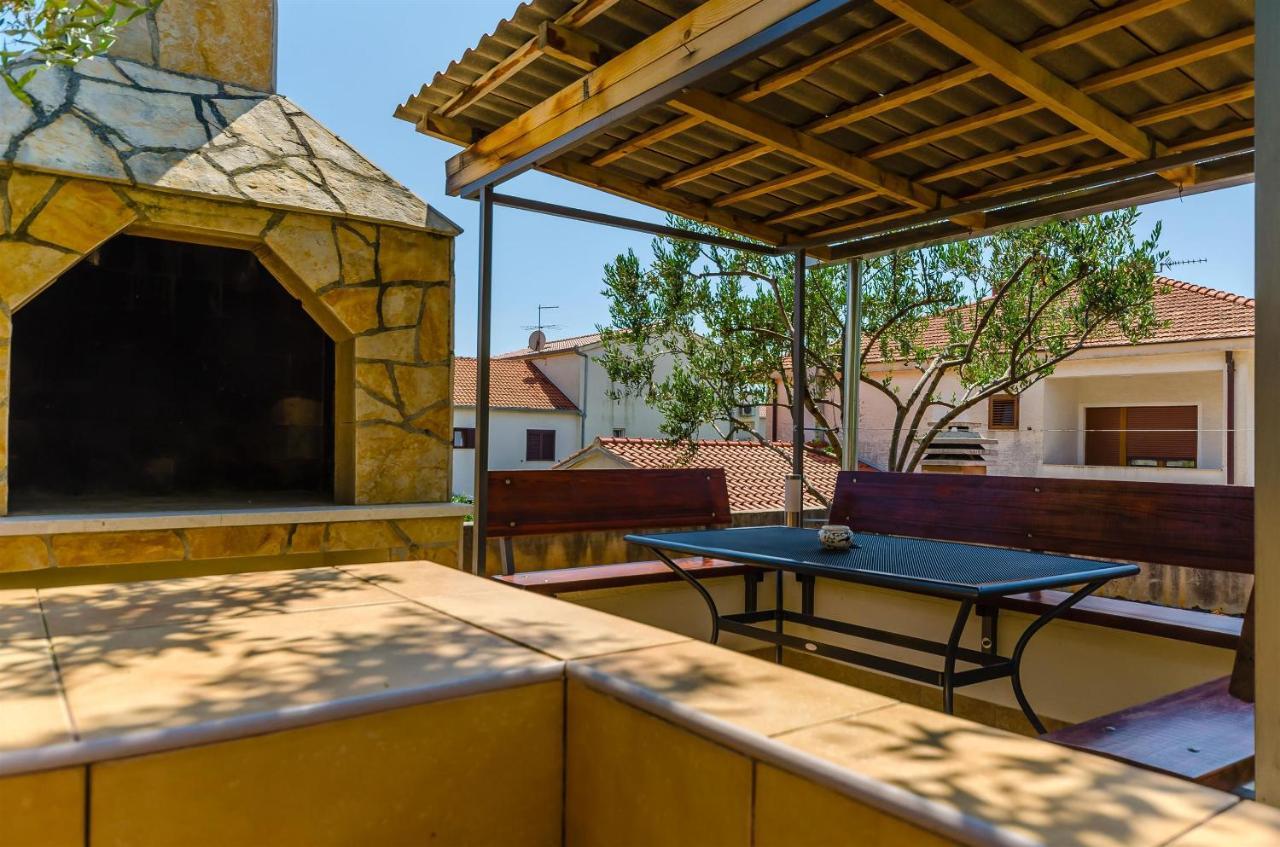 Apartments And Room Maestral Trogir Ngoại thất bức ảnh