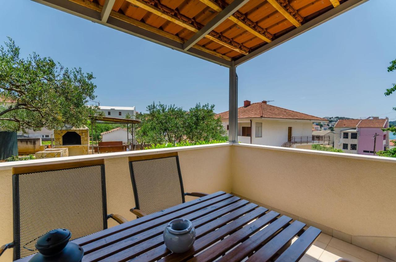Apartments And Room Maestral Trogir Ngoại thất bức ảnh