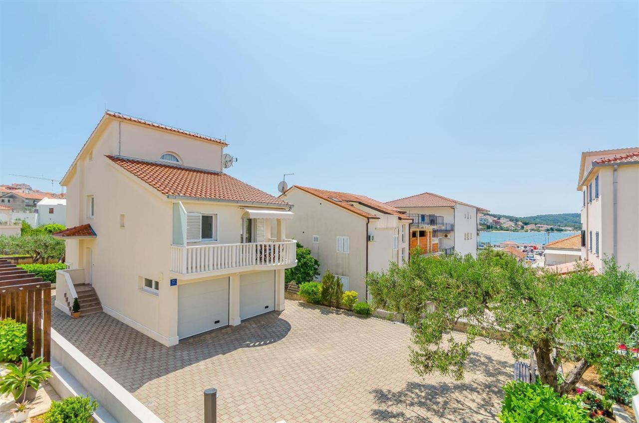 Apartments And Room Maestral Trogir Ngoại thất bức ảnh