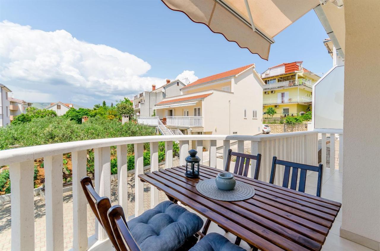 Apartments And Room Maestral Trogir Ngoại thất bức ảnh