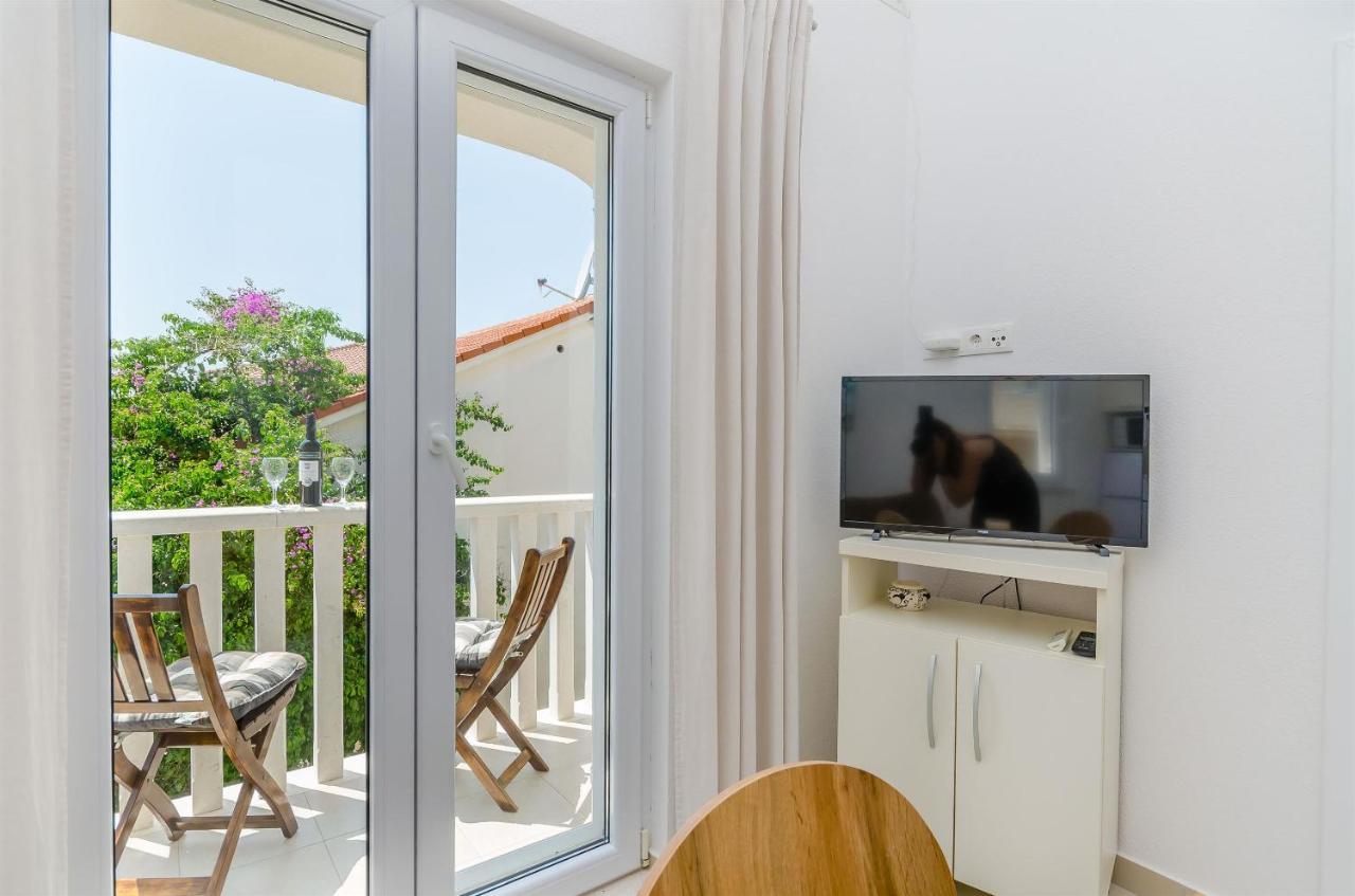 Apartments And Room Maestral Trogir Ngoại thất bức ảnh