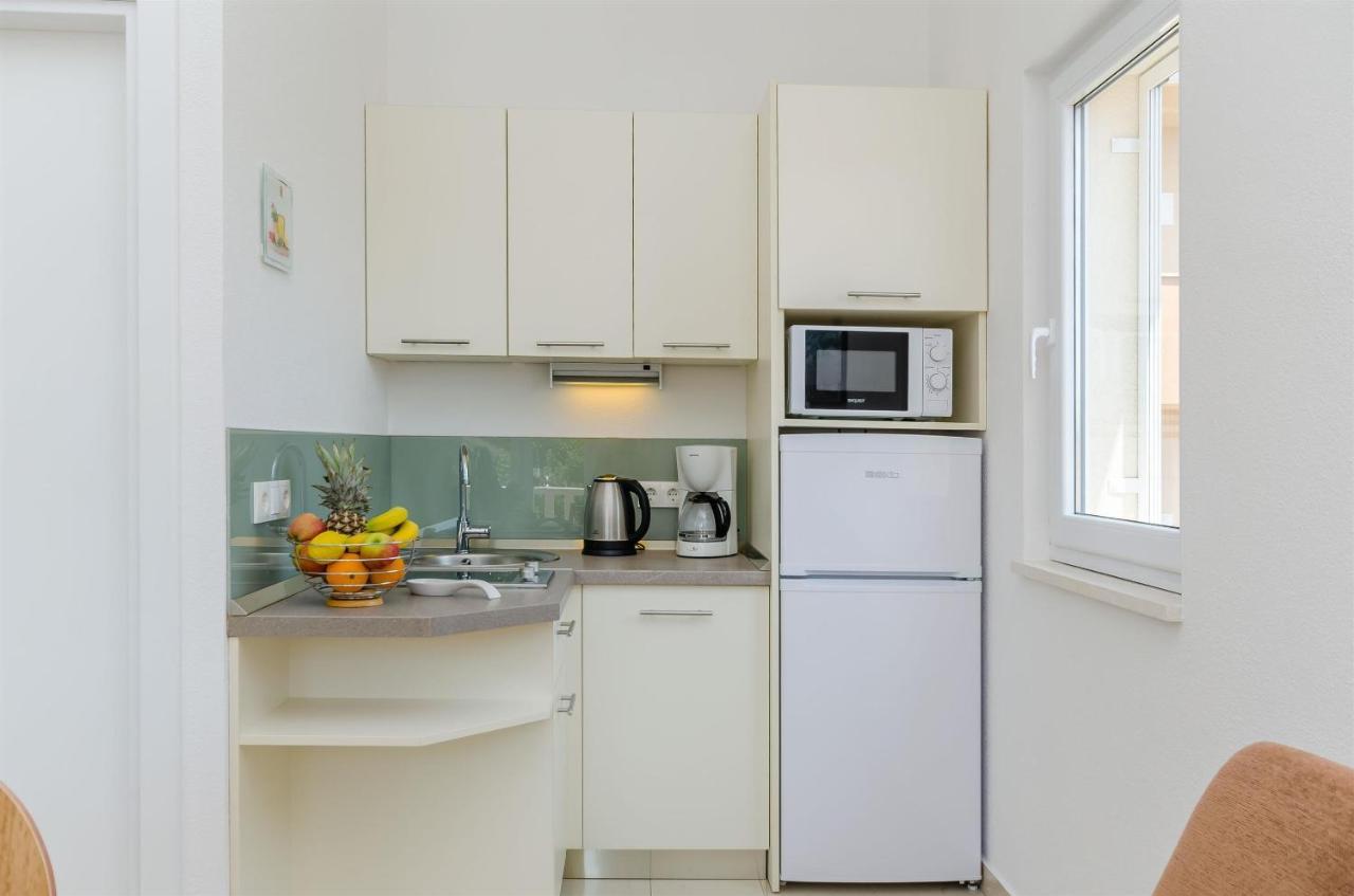Apartments And Room Maestral Trogir Ngoại thất bức ảnh