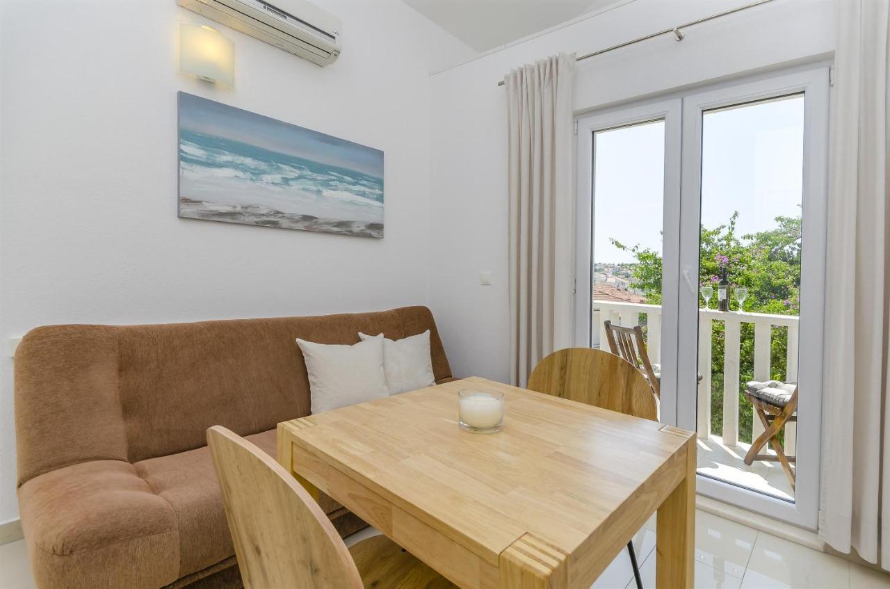 Apartments And Room Maestral Trogir Ngoại thất bức ảnh