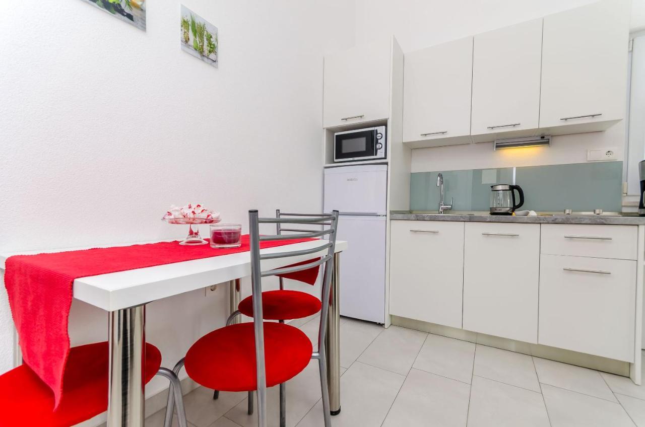 Apartments And Room Maestral Trogir Ngoại thất bức ảnh