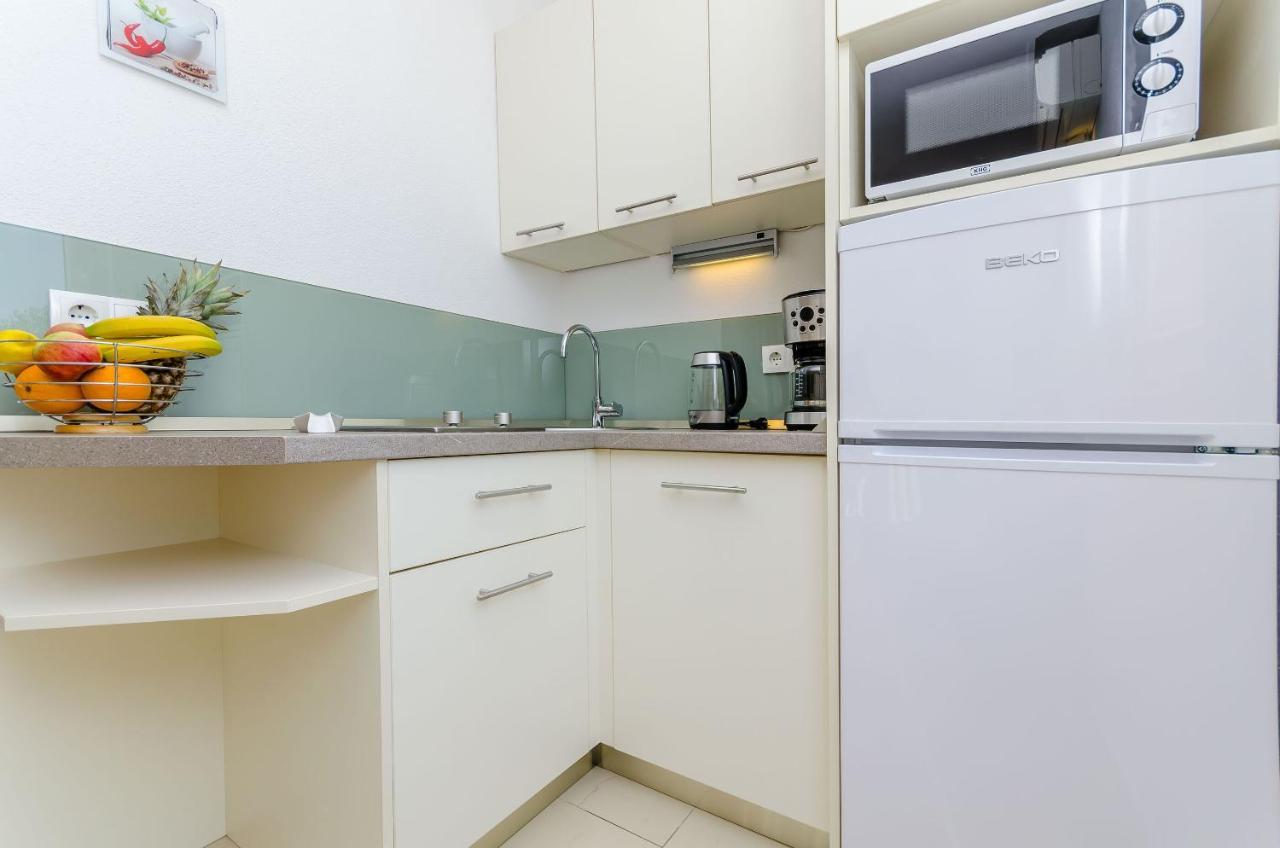 Apartments And Room Maestral Trogir Ngoại thất bức ảnh