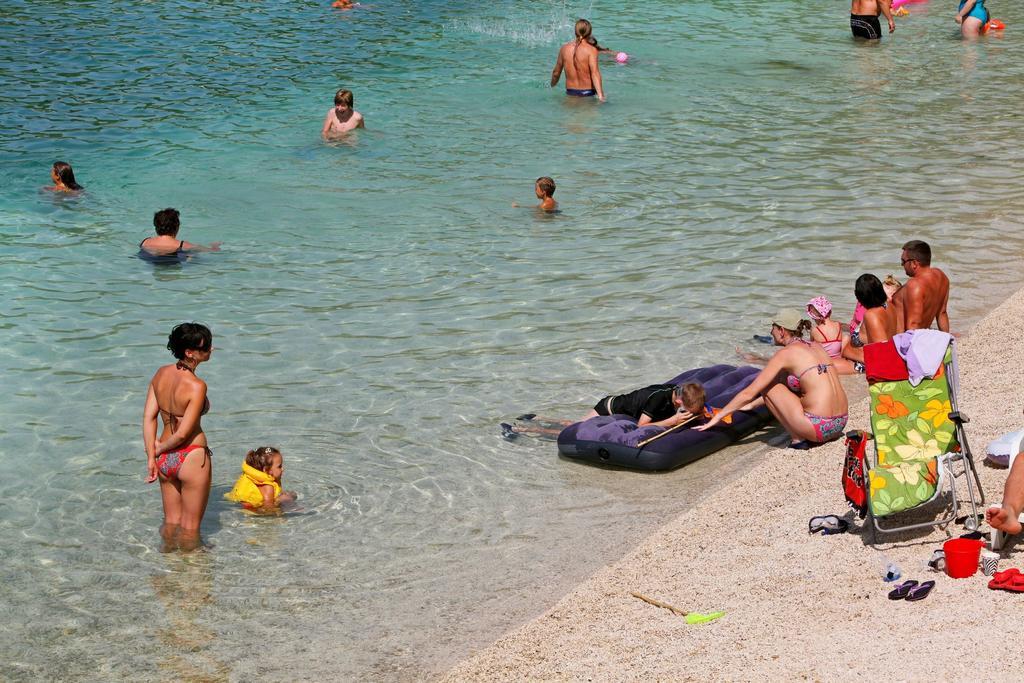 Apartments And Room Maestral Trogir Ngoại thất bức ảnh
